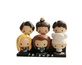 polka-ekspozycyjna-na-figurki-kolekcjonerskie-friends-x-mcdonalds