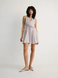 szara-sukienka-z-ozdobnym-wiazaniem-reserved-xs