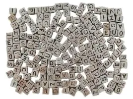 koraliki-literki-6-mm-srebrne-fandy-kostki-z-literami-30-g