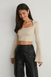bezowy-top-z-szerokimi-rekawami-na-kd-xl