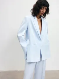 jasnoniebieska-marynarka-oversize-z-rozcieciami-reserved-xl
