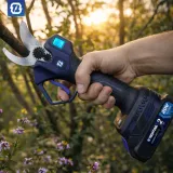 sekator-akumulatorowy-elektryczny-do-galezi-nozyce-2-ah-ogrodowy-techtool-kod-produktu-ttps01-s1