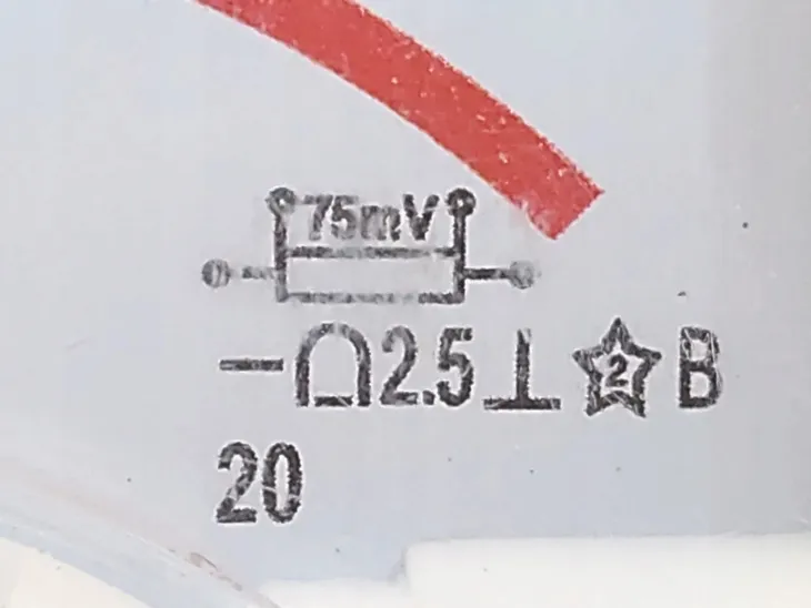 amperomierz-marka-dedra-natezenie-maksymalne-30-a