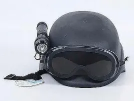helm-policyjny-dzieciecy-z-wbudowana-latarka-adar-do-przebrania