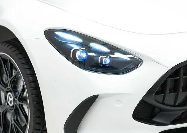 auto-mercedes-benz-gt63-amg-bialy-na-akumulator-dla-dzieci-gratisy-stan-opakowania-oryginalne
