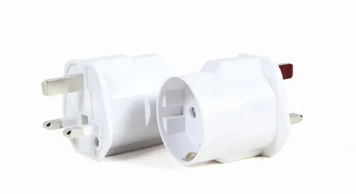 gembird-adapter-ac-uk-do-eu-schuko-13a