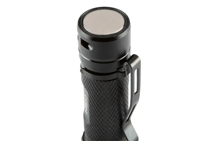 latarka-akumulatorowa-usb-c-2000-lm-chn-led-klasa-wodoszczelnosci-ipx-6