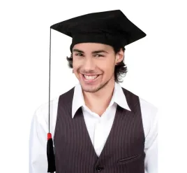czapka-absolwenta-graduacyjna-boland-na-zakonczenie-roku-i-sesje-zdjeciowe