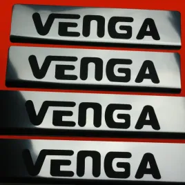 kia-venga-nakladki-progowe-5-drzwi-stal-nierdzewna-304-wykonczenie-polysk-c
