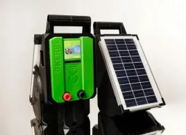 elektryzator-solarny-titan-s4200-14j-konie-bydlo-owce-kozy-kerbl