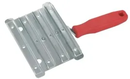 zgrzeblo-metalowe-3-rzedowe-10x145-cm-kerbl