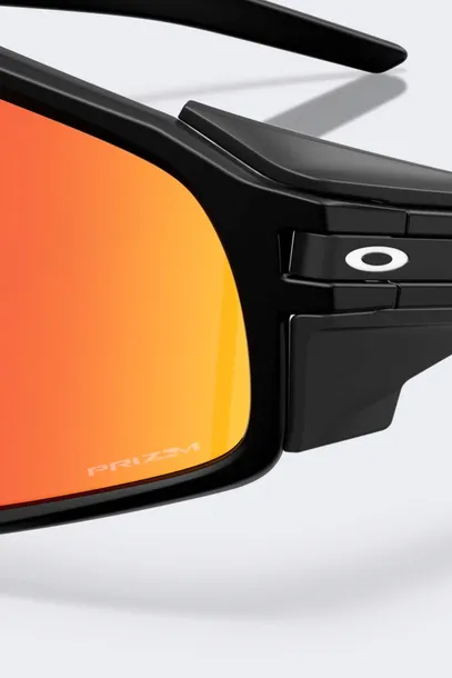 okulary-oakley-latch-panel-prizm-ruby-matte-black-typ-ochrony-filtr-uv-400-kat-3