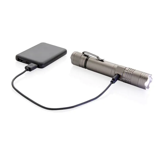 latarka-3w-ladowana-usb-stan-nowy