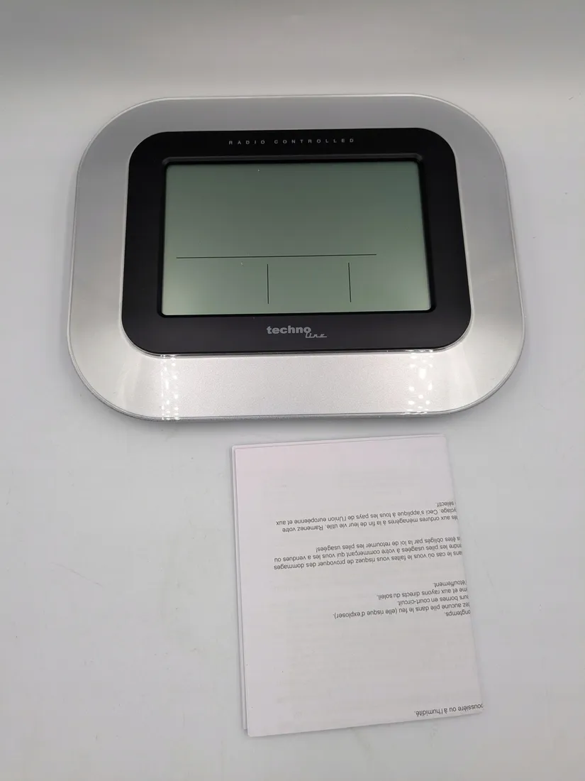 zegar-scienny-technoline-czarny-23cm