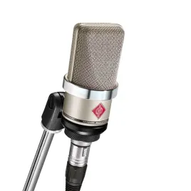 profesjonalny-mikrofon-pojemnosciowy-studyjny-neumann-tlm-102-podcast-nowy