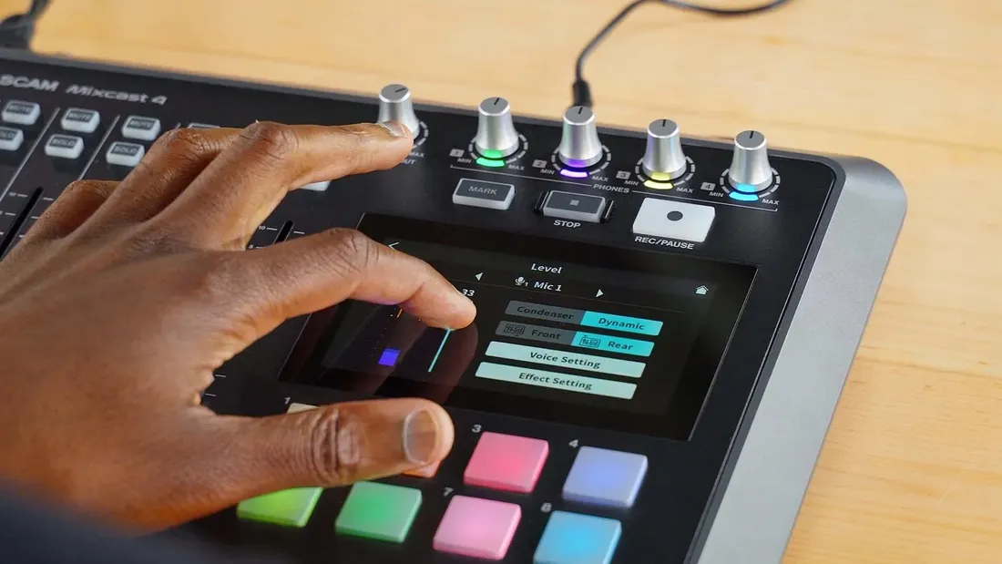 tascam-mixcast-4-do-podcasterow-videocaster-streamerow-i-content-creator-stan-nowy