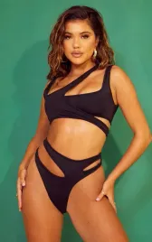dc44304-prettylittlething-asymetryczna-gora-od-bikini-xl
