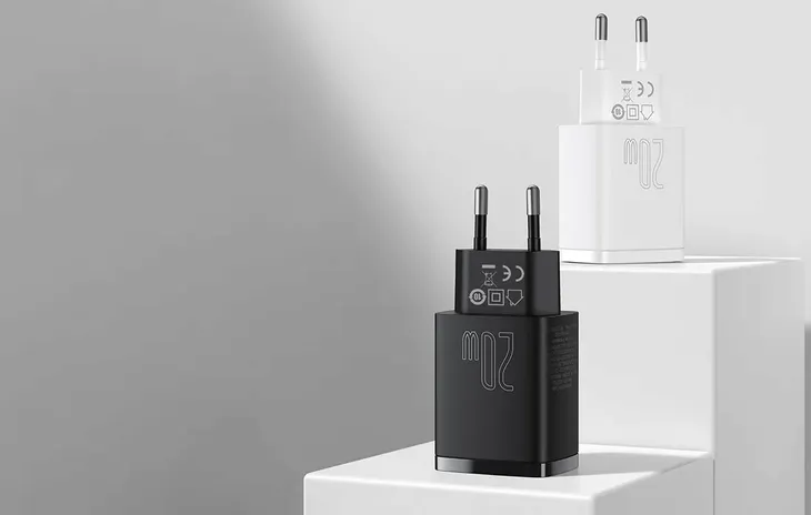 szybka-ladowarka-usb-usb-c-20w-pd-quick-charge-bialy-ccsupp-e02-baseus-prad-wyjsciowy-4000-ma