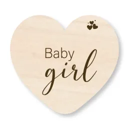 drewniana-tabliczka-z-grawerem-serduszko-baby-girl