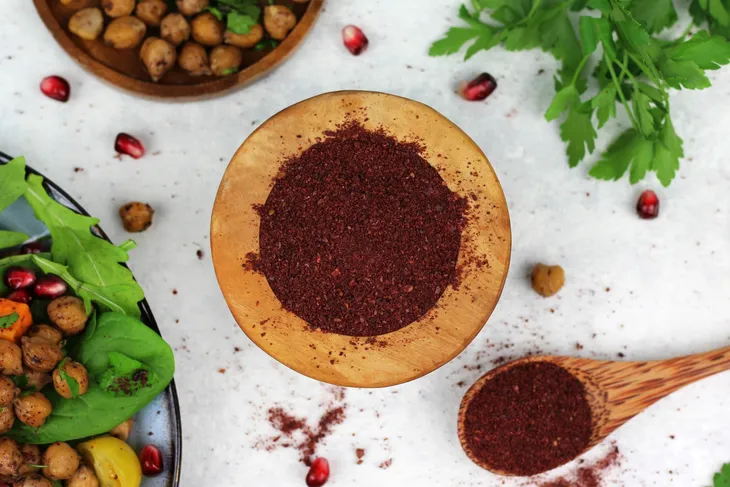 sumak-mielony-naturalny-450g-or-sindibad-spices-rodzaj-sumak-produkt-nie-zawiera-antyzbrylaczy-barwnikow-cukru-drozdzy-laktozy-nabialu