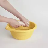 ikea-pepprig-skladana-miska-do-prania-kolor-odcienie-zoltego