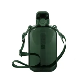 bidon-tritanowy-plaski-na-wode-750-ml-ustnik-zielony-z-paskiem