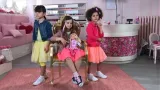 madej-lalka-amelka-swiecace-pasemko-glebokosc-produktu-12-cm