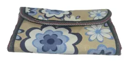etui-na-tyton-susz-ziola-w-formie-portfela-na-rzepy-z-kwiatkami-dla-kobiety