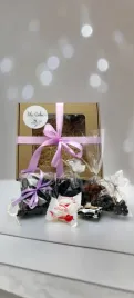 box-prezentowy-piwonia-herbata-migdaly-aronia-w-czekoladzie