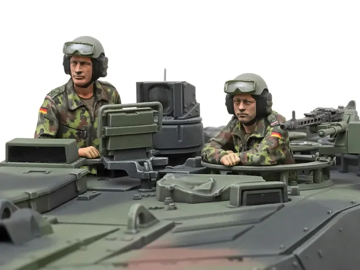 czolg-leopard-2a7v-model-35387-tamiya-model-leopard-2a7v