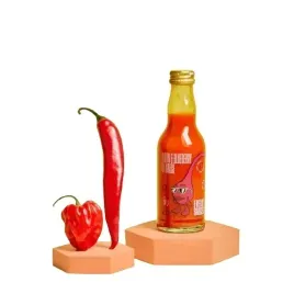 bardzo-ostry-sos-z-borowka-i-jagoda-200ml-freaky-sauces