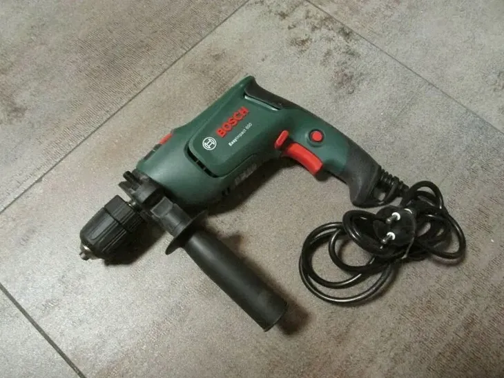 wiertarka-udarowa-bosch-easyimpact-600-maksymalna-srednica-wiercenia-w-metalu-10-mm