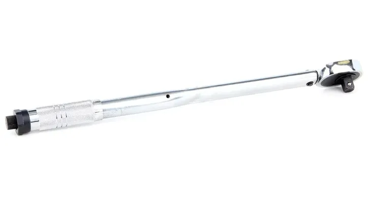 klucz-dynamometryczny-1-2-28-210nm-waga-z-opakowaniem-1-7-kg
