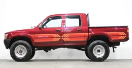toyota-hilux-v-blotnik-prawy-przod-1989-1997-austria