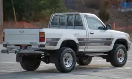 toyota-hilux-v-vw-taro-reperaturka-blotnika-lewy-tyl-1989-1997-austria