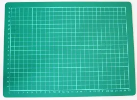 dekor-art-serwis-podkladka-do-ciecia-a4-mata-300x220x3-mm