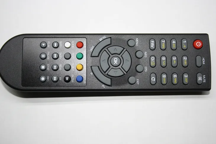 pilot-do-dekoderow-tunerow-dvb-t-oraz-sat-opticum-skymaster-ercu-015-stan-nowy-kod-producenta-e-rcu-015