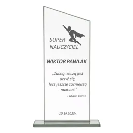 statuetka-szklana-z-grawerem-na-prezent-projekt-twoje-logo