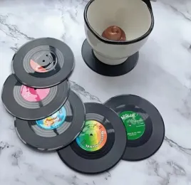 zestaw-podstawek-pod-herbate-spodek-vinyl-muzyka-kreatywny-prezent