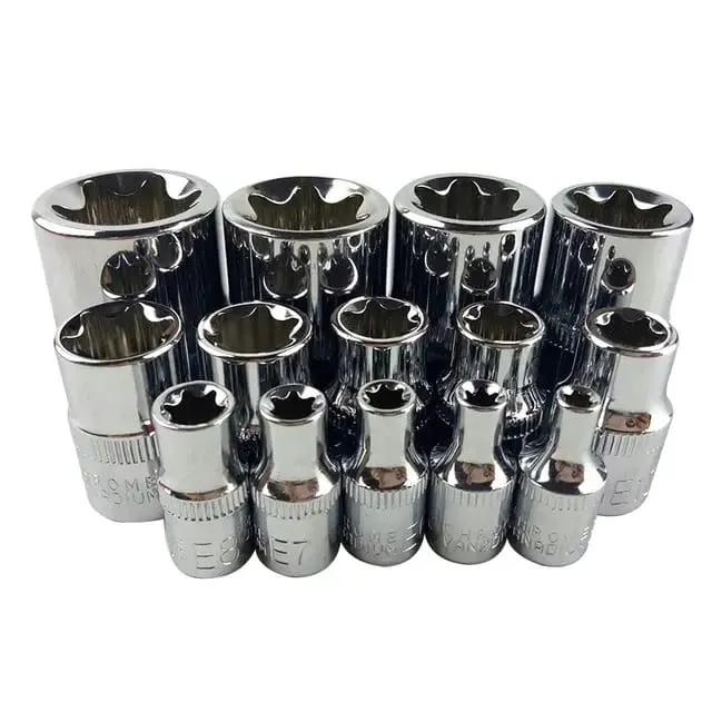 klucze-nasadowe-14-elementow-e4-e24-nasadki-torx-wewn