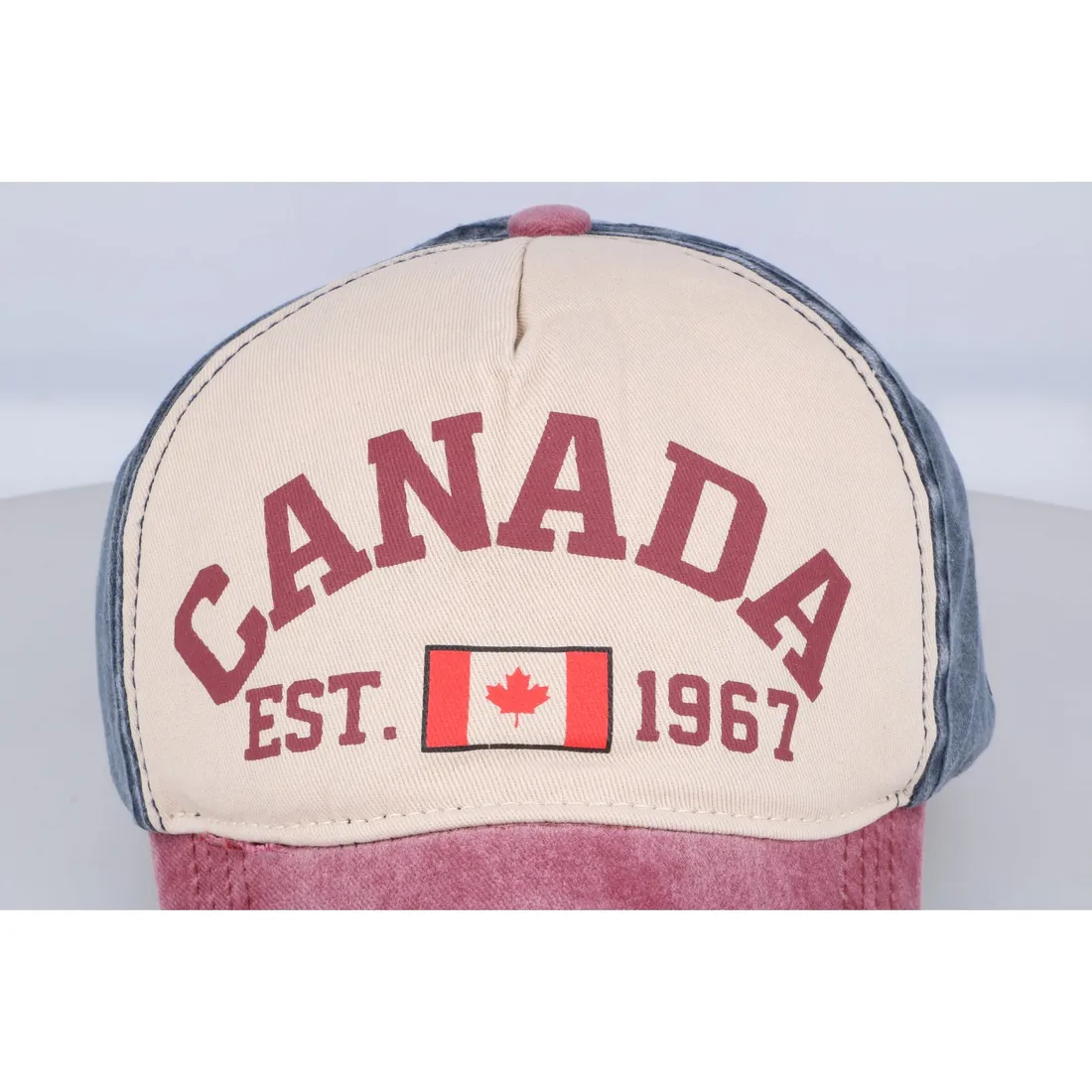 czapka-z-daszkiem-canada-red
