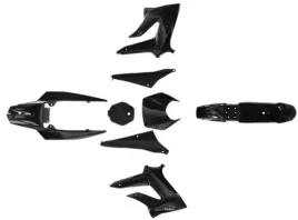 zestaw-plastikow-czarny-derbi-denda-iii-2011
