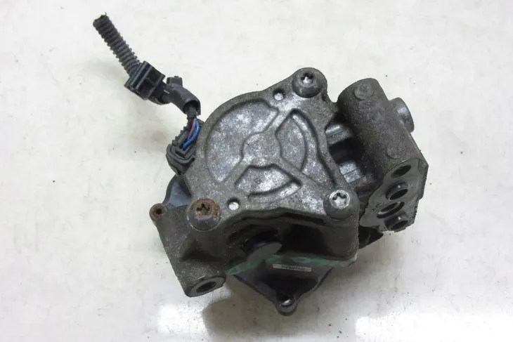 pompa-oleju-volvo-s60-2013-volvo-oe-111-046-waga-produktu-1-11-kg