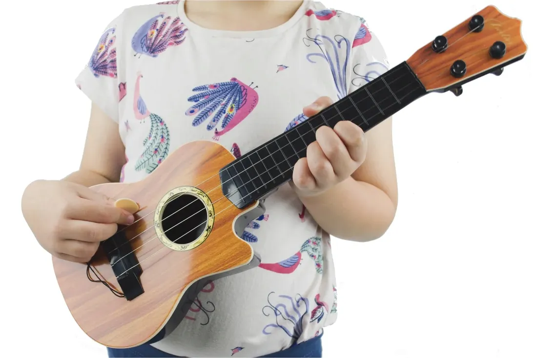 gitara-dla-dzieci-instrument-muzyczny-4-struny