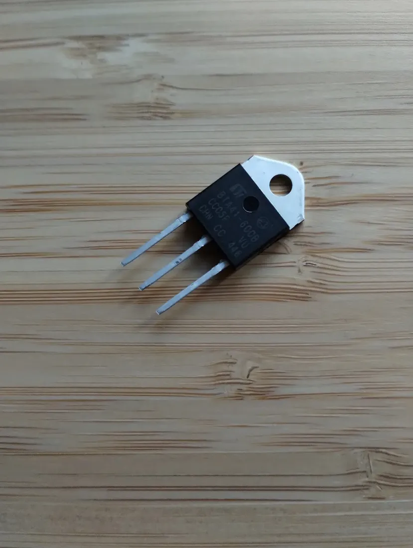 triak-bta41-600-40a-600v-to-247