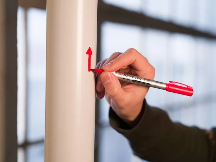marker-identi-pen-dual-point-czerwony-sakura-marka-sakura-stan-nowy