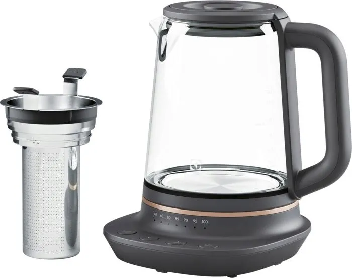 czajnik-electrolux-e7gk1-8bp