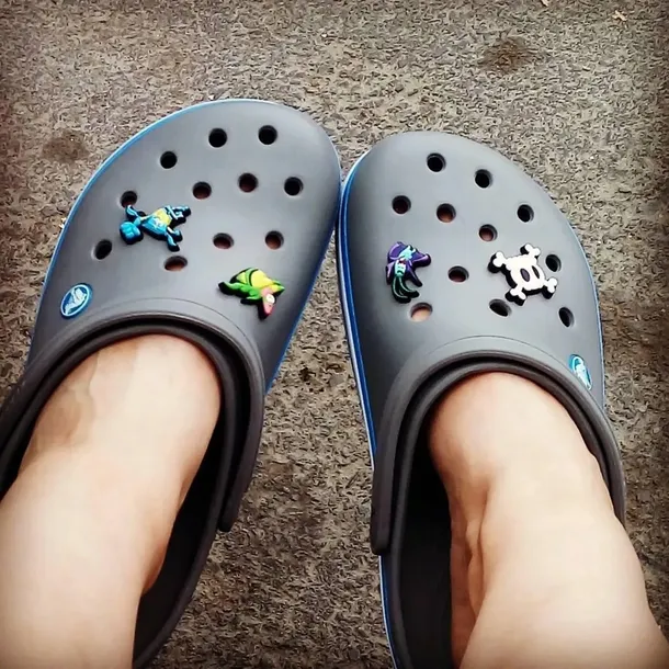 klapki-crocs-crocband-charcoal-ocean-43-44-wzor-dominujacy-bez-wzoru