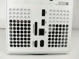 konsola-microsoft-xbox-series-x-1tb-white-zawiera-baterie-nie-stan-powystawowy