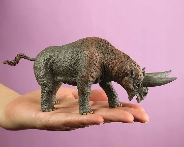 dinozaur-arsinoitherium-plec-chlopcy-dziewczynki